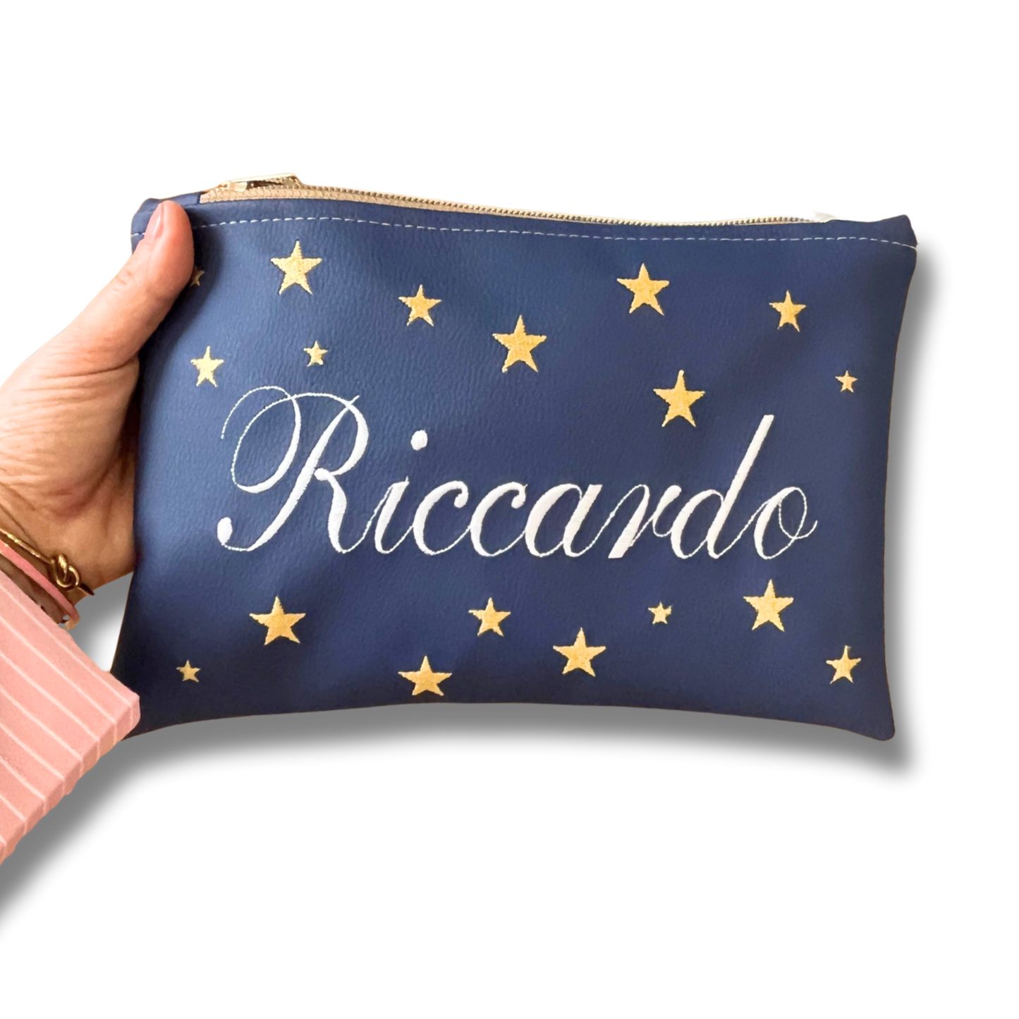 Pochette personalizzata con nome in similpelle blu ric. bianco stelle oro mod. regular