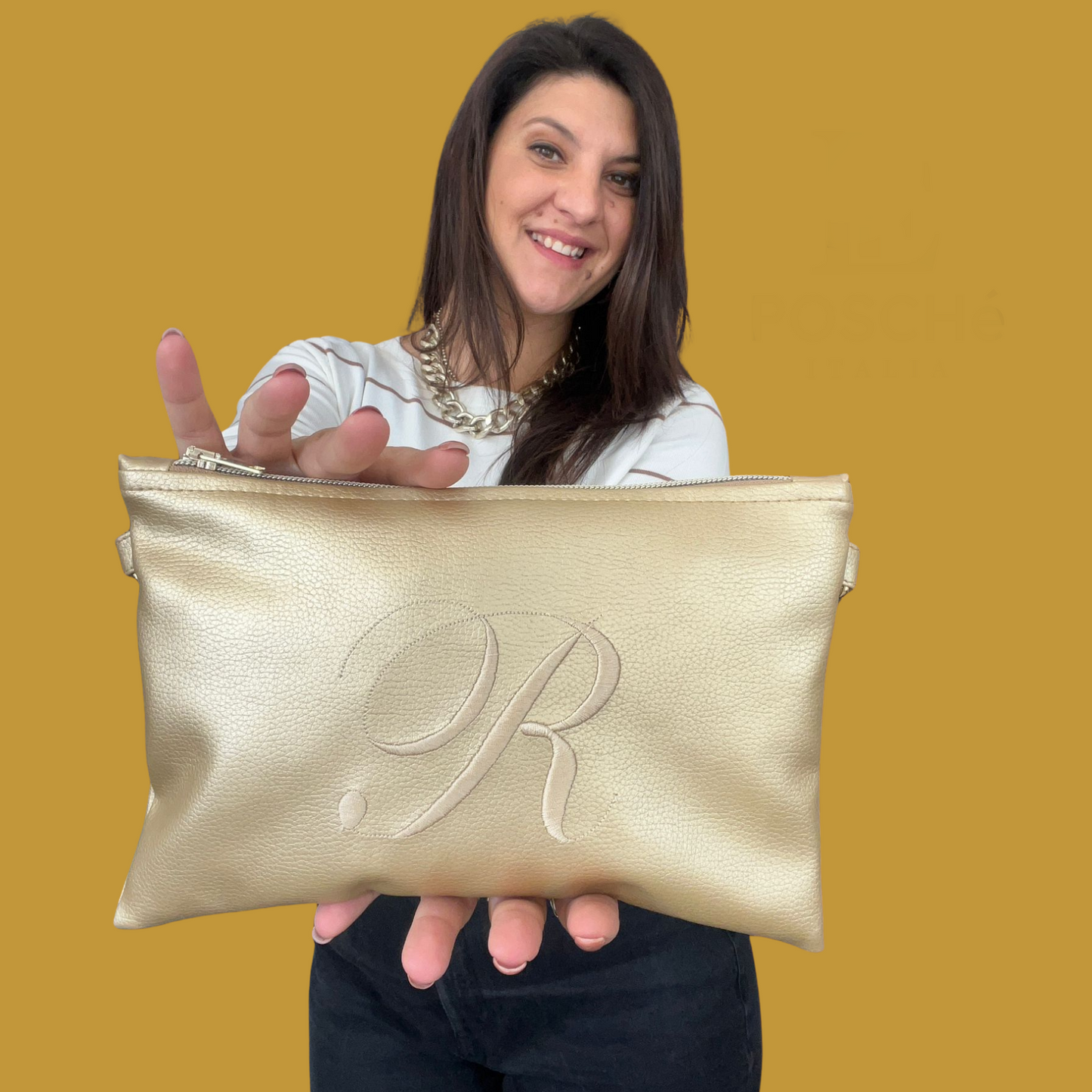 Pochette personalizzata in similpelle oro font inglese tracolla oro mod. regular