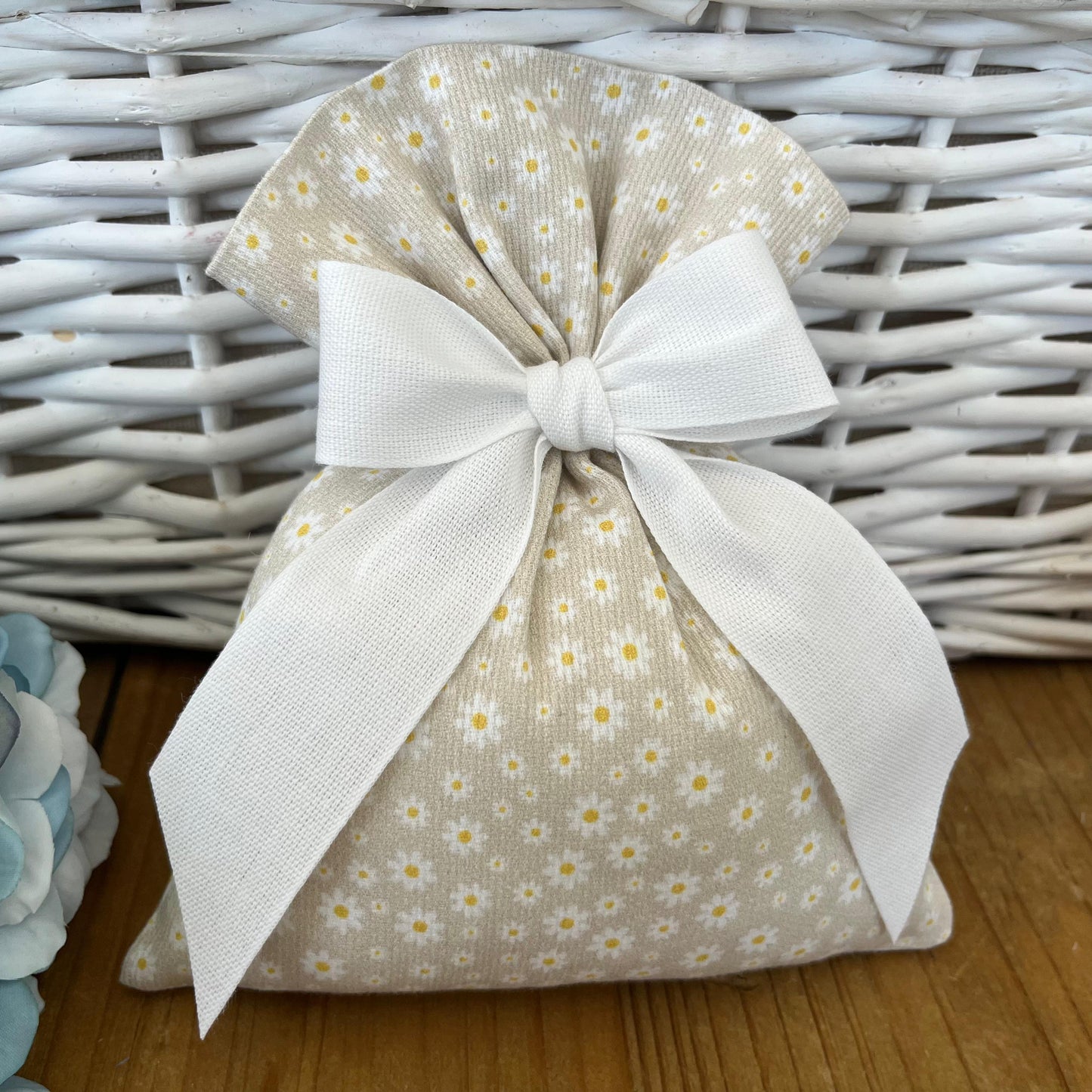 Sacchetto portaconfetti margherite beige mod. grande collezione Baby