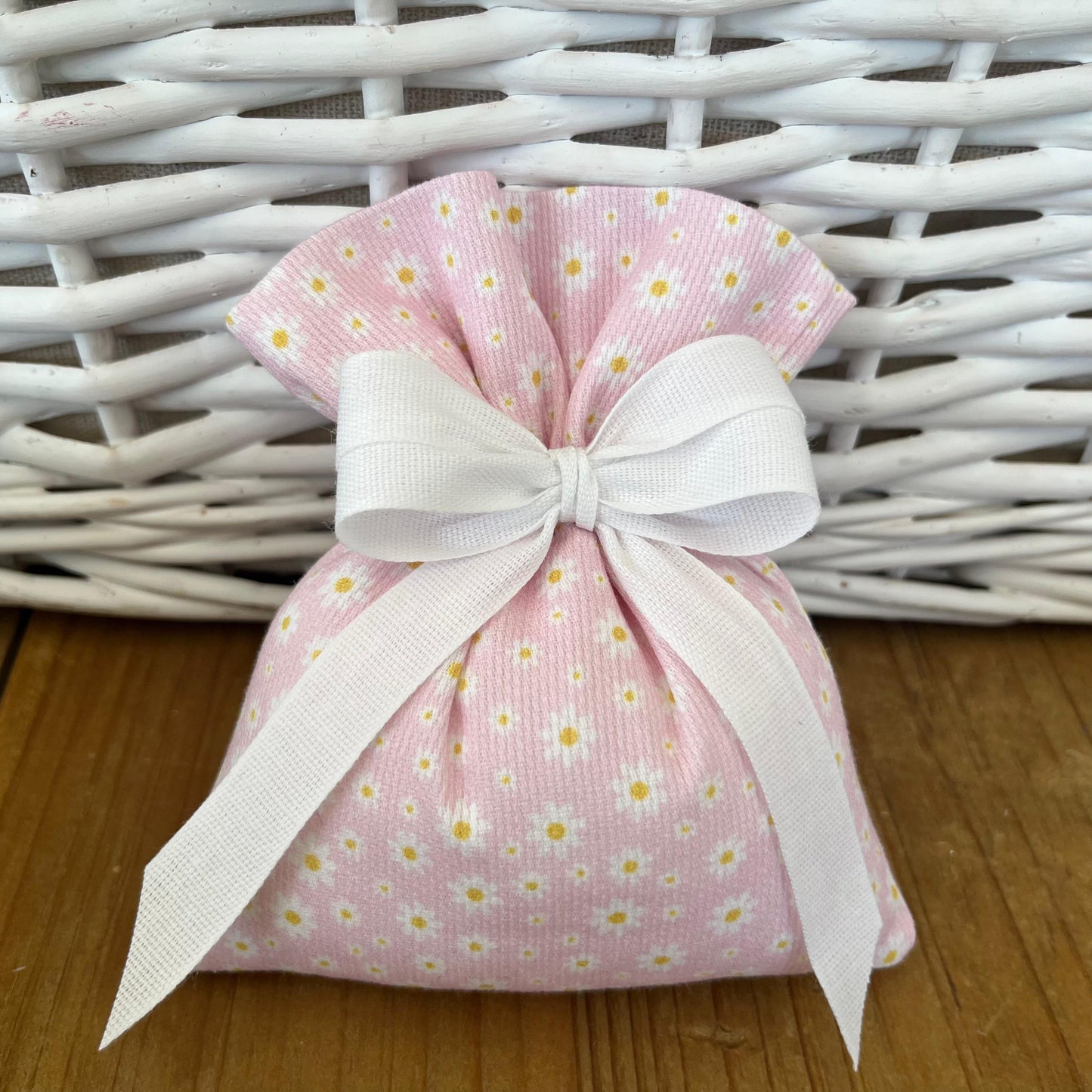 Sacchetto portaconfetti margherite rosa mod. medio collezione Baby