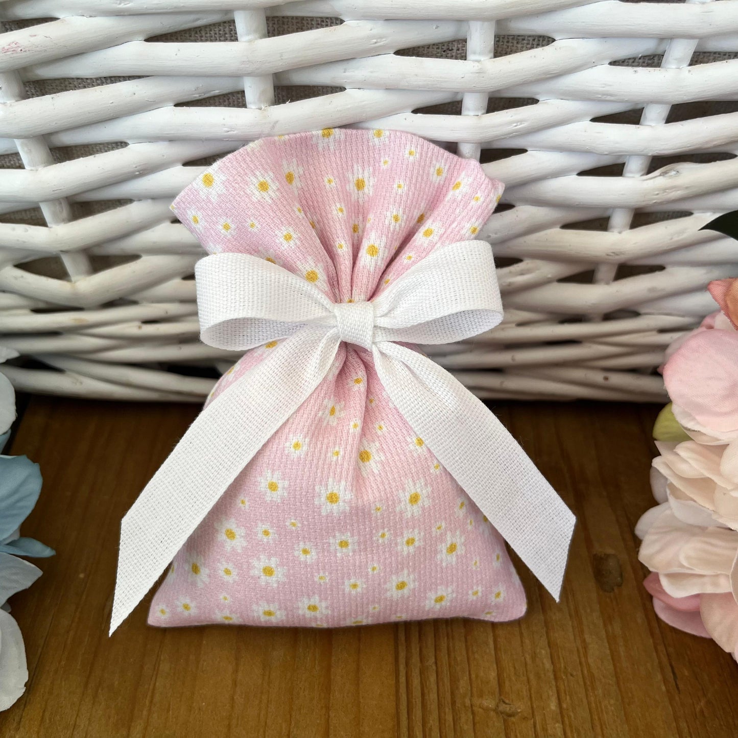 Sacchetto portaconfetti margherite rosa mod. piccolo collezione Baby