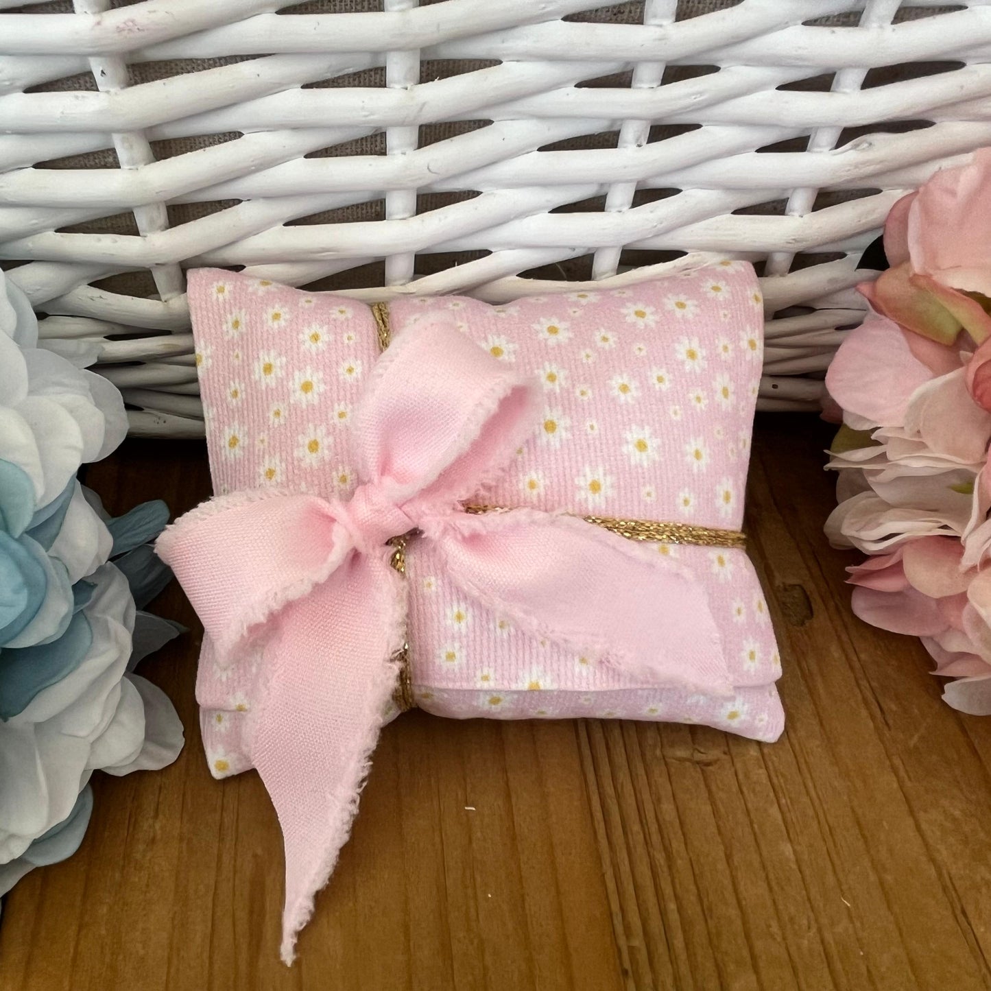 Bustina portaconfetti margherite rosa mod. midi collezione Baby