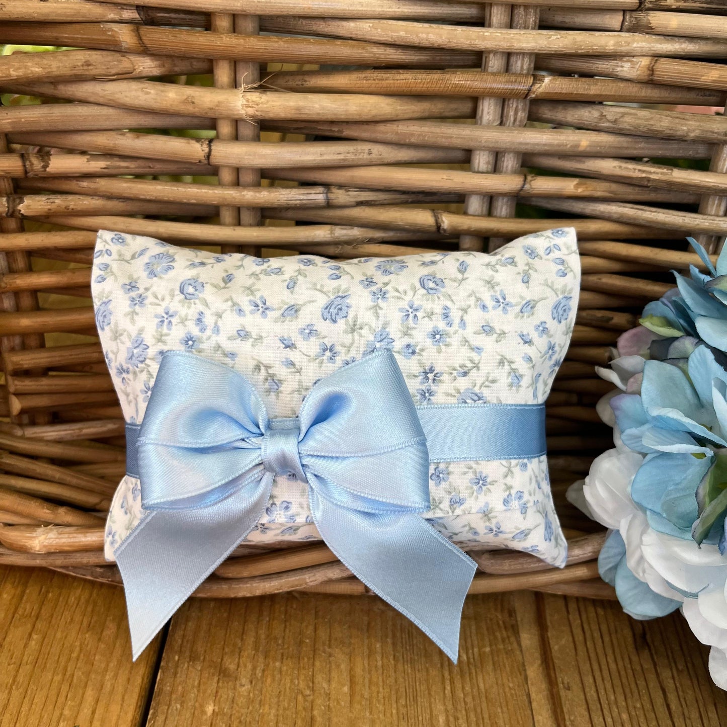 Bustina portaconfetti little flowers celeste mod. maxi collezione Baby