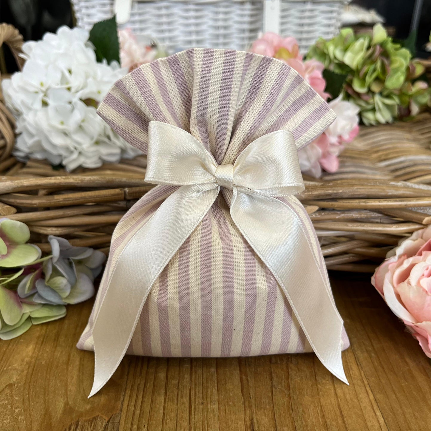 Sacchetto portaconfetti rigato lilla mod. grande collezione country chic