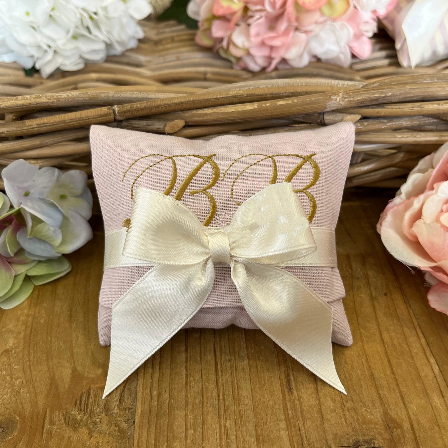 Bustina portaconfetti lilla personalizzata mod. midi collezione Country chic