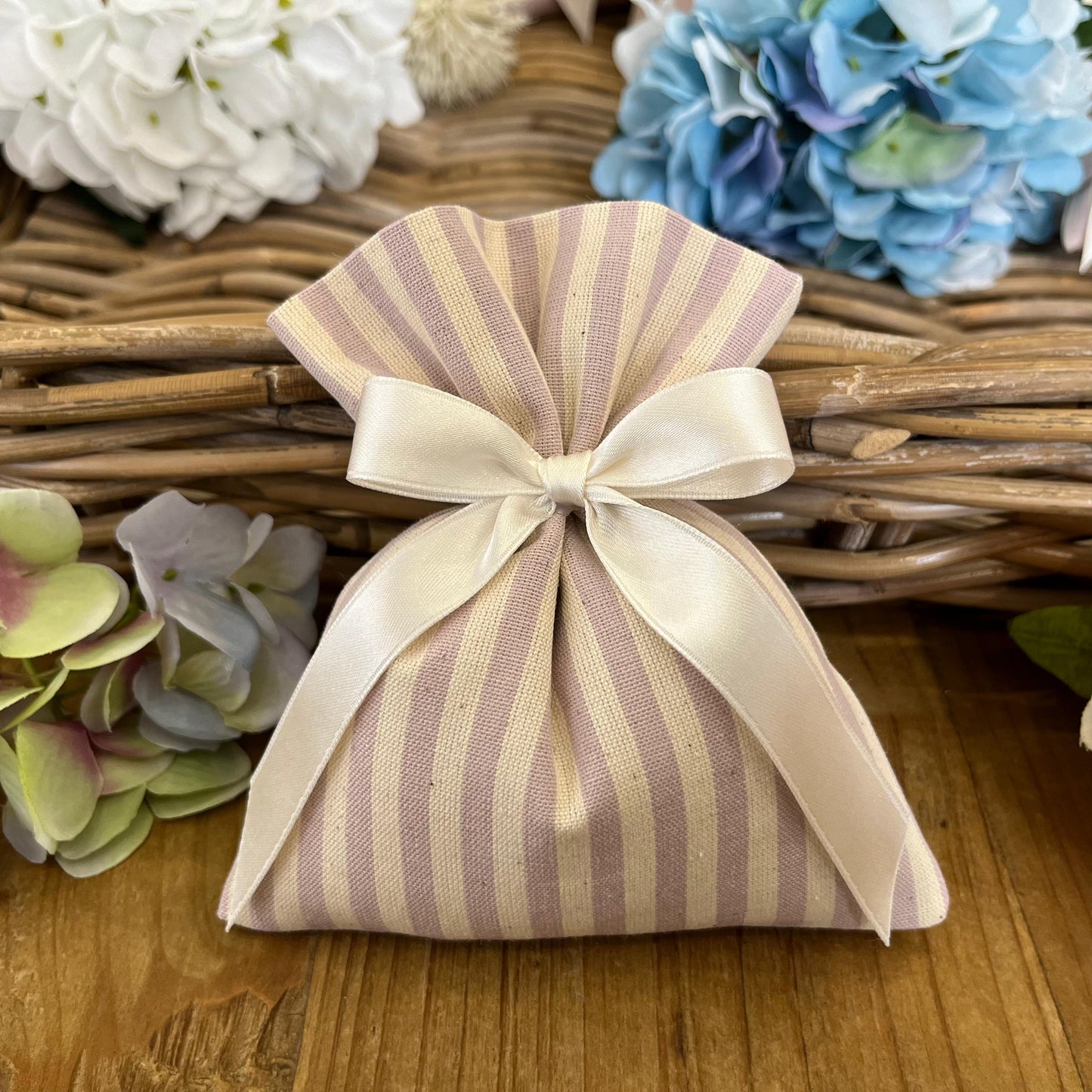 Sacchetto portaconfetti rigato lilla mod. medio collezione country chic