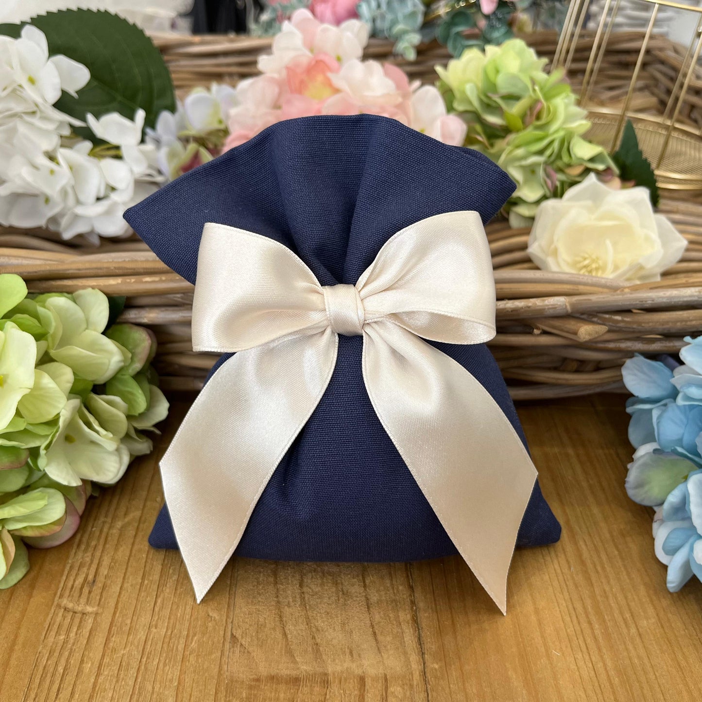 Sacchetto portaconfetti blu marino mod. grande collezione palette