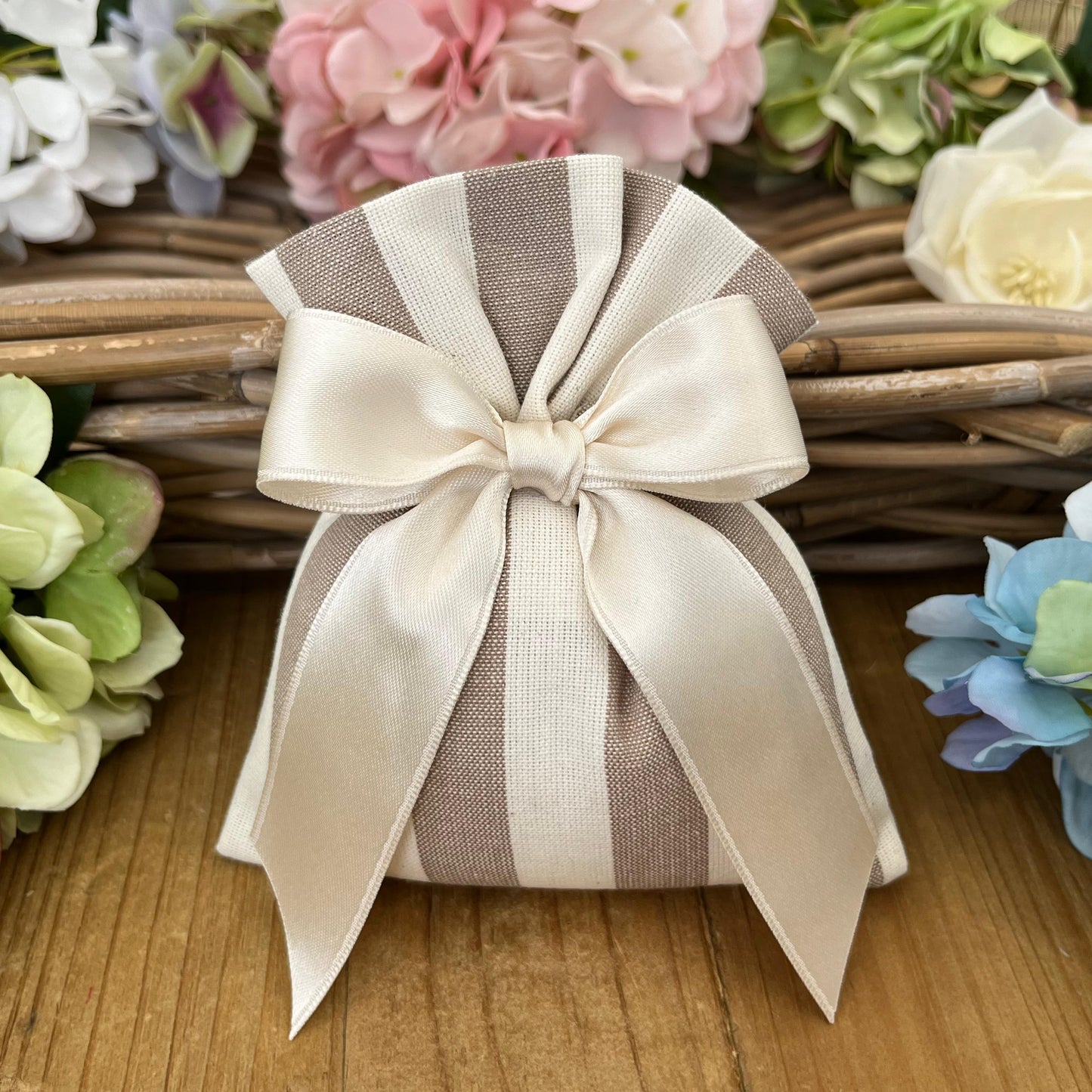 Sacchetto portaconfetti rigato nocciola mod. medio collezione country chic
