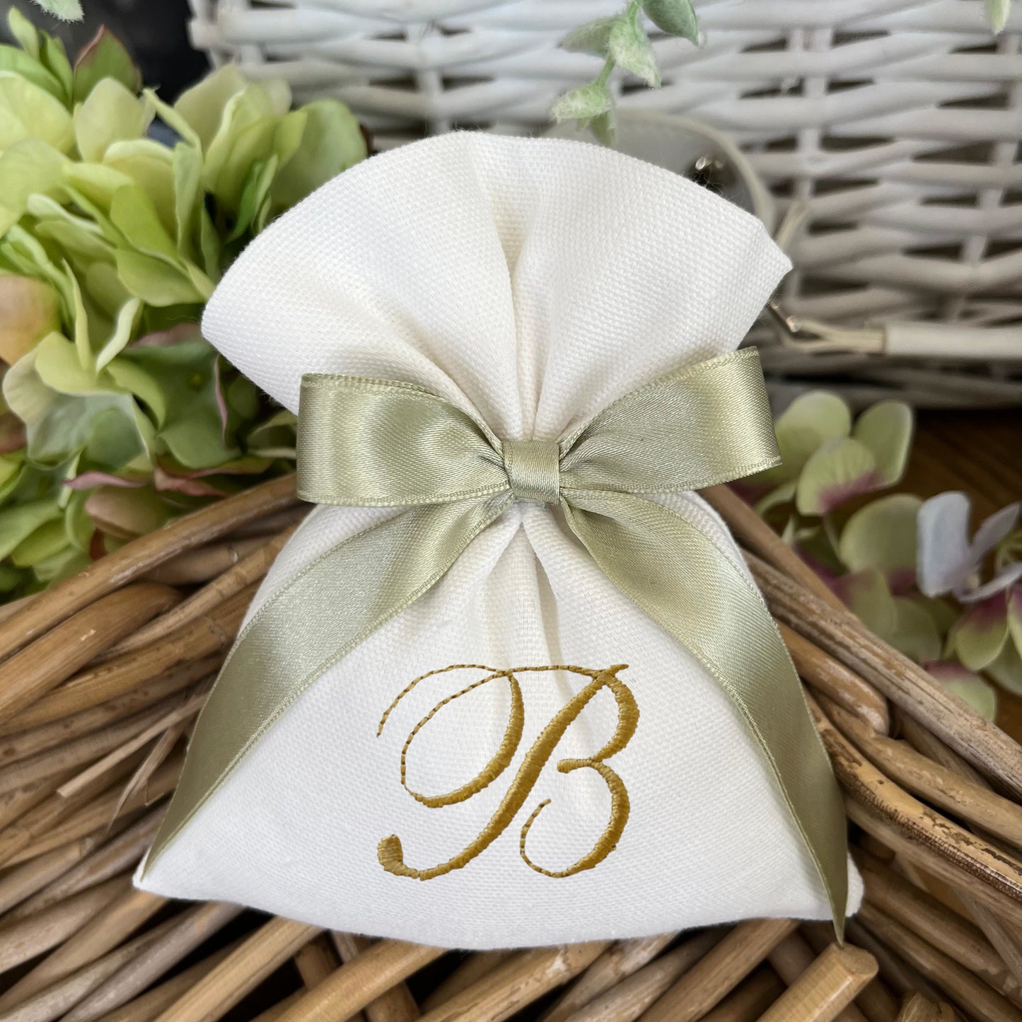 Sacchetto portaconfetti bianco personalizzato mod. medio collezione Puro