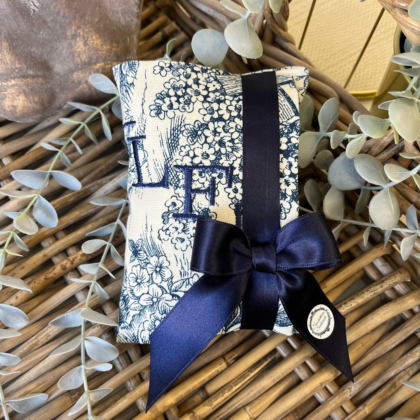 Bustina libro portaconfetti blu toile de jouy personalizzata mod.maxi