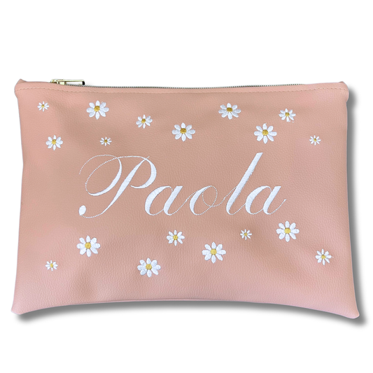 Pochette personalizzata con nome in similpelle rosa ric. bianco e margherite mod. plus